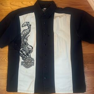 Harley Davidson short sleeved button down shirt szL eagle and shield